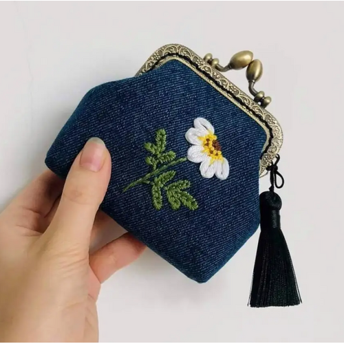  Quince Fables Daisy Embroidered Coin Purse 