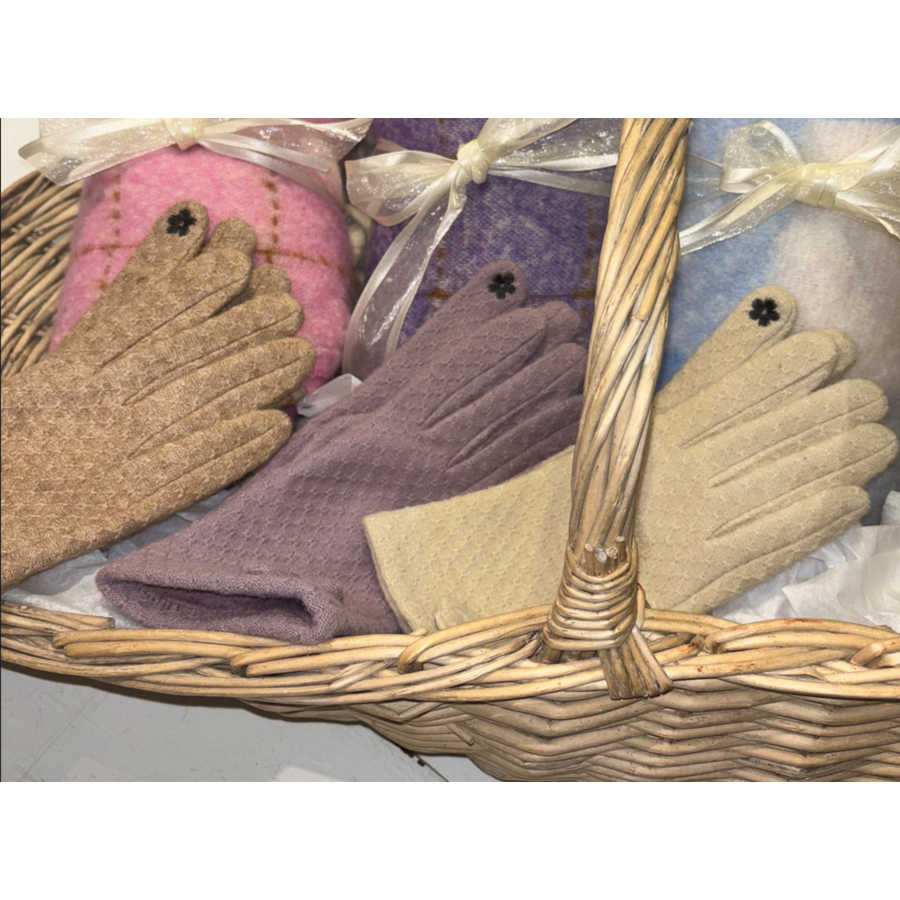 Textured Gloves with Bow