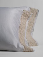 Bella Notte Bria Standard Pillowcase with Novola Lace, WINTER WHITE