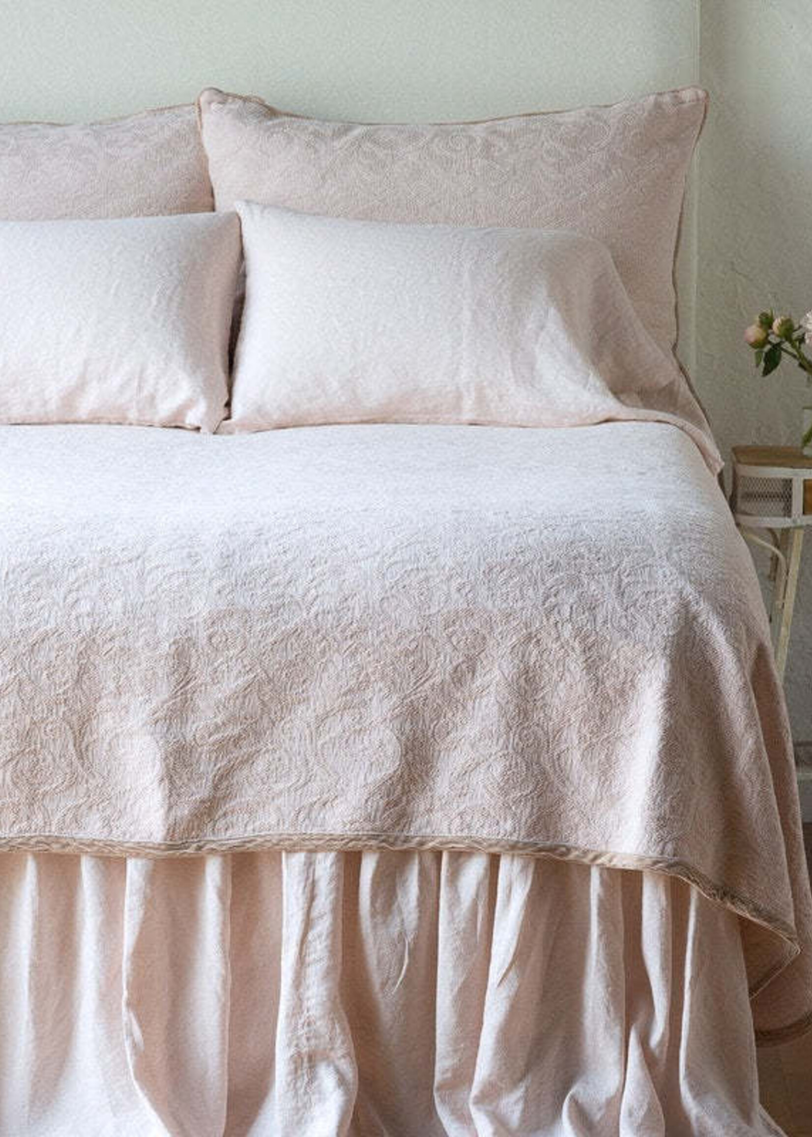 Bella Notte Adele Twin Coverlet with Silk Velvet Edge, PEARL