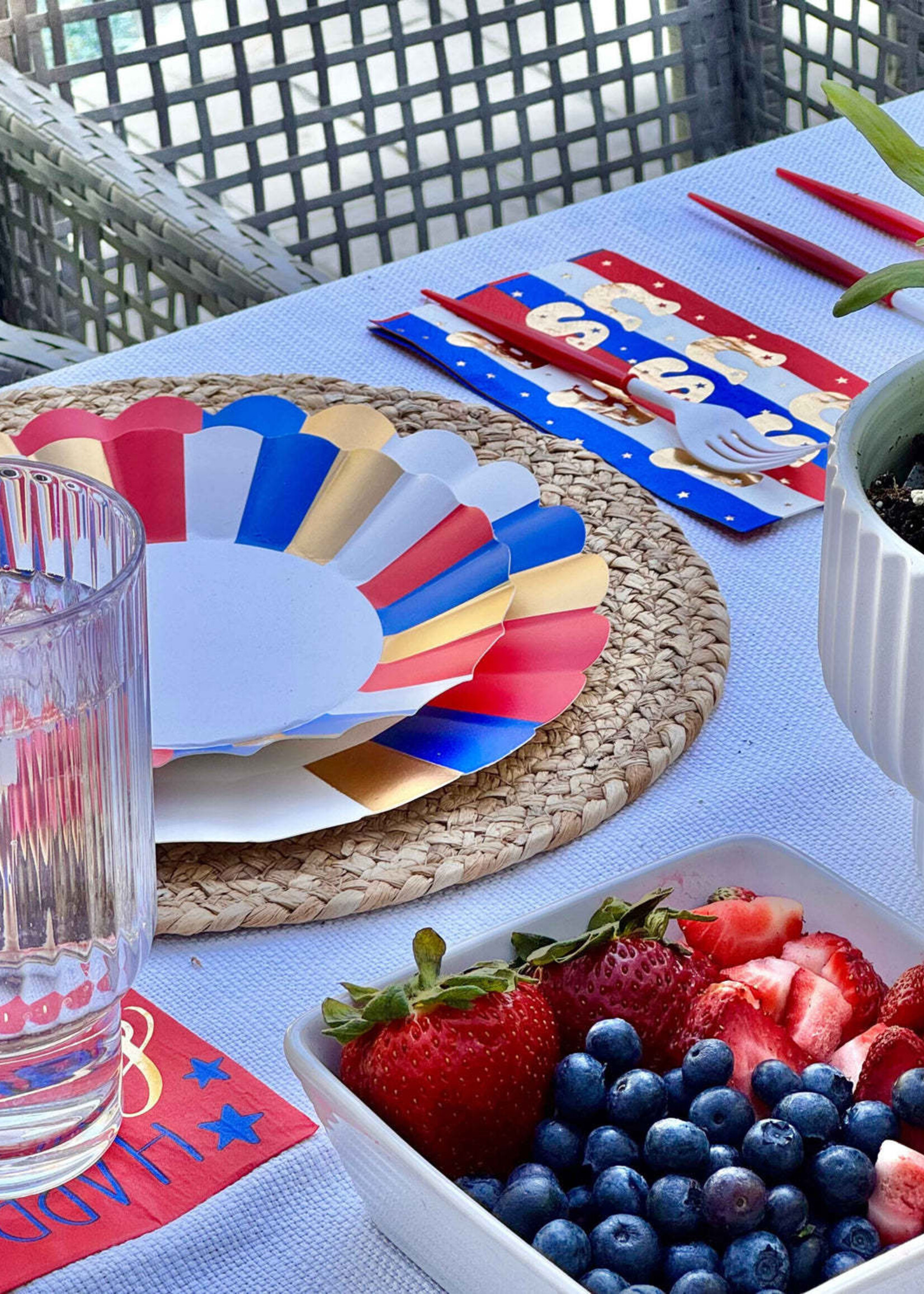 Sophistiplate NPKG-450 Modern Patriotic Guest Towel 20pkg