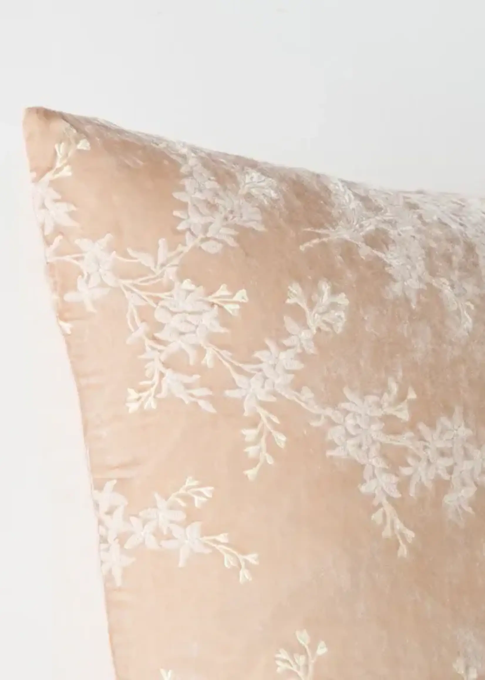 Bella Notte Bella Notte - Lynette Lumbar Throw Pillow, PEARL - LYN713-77