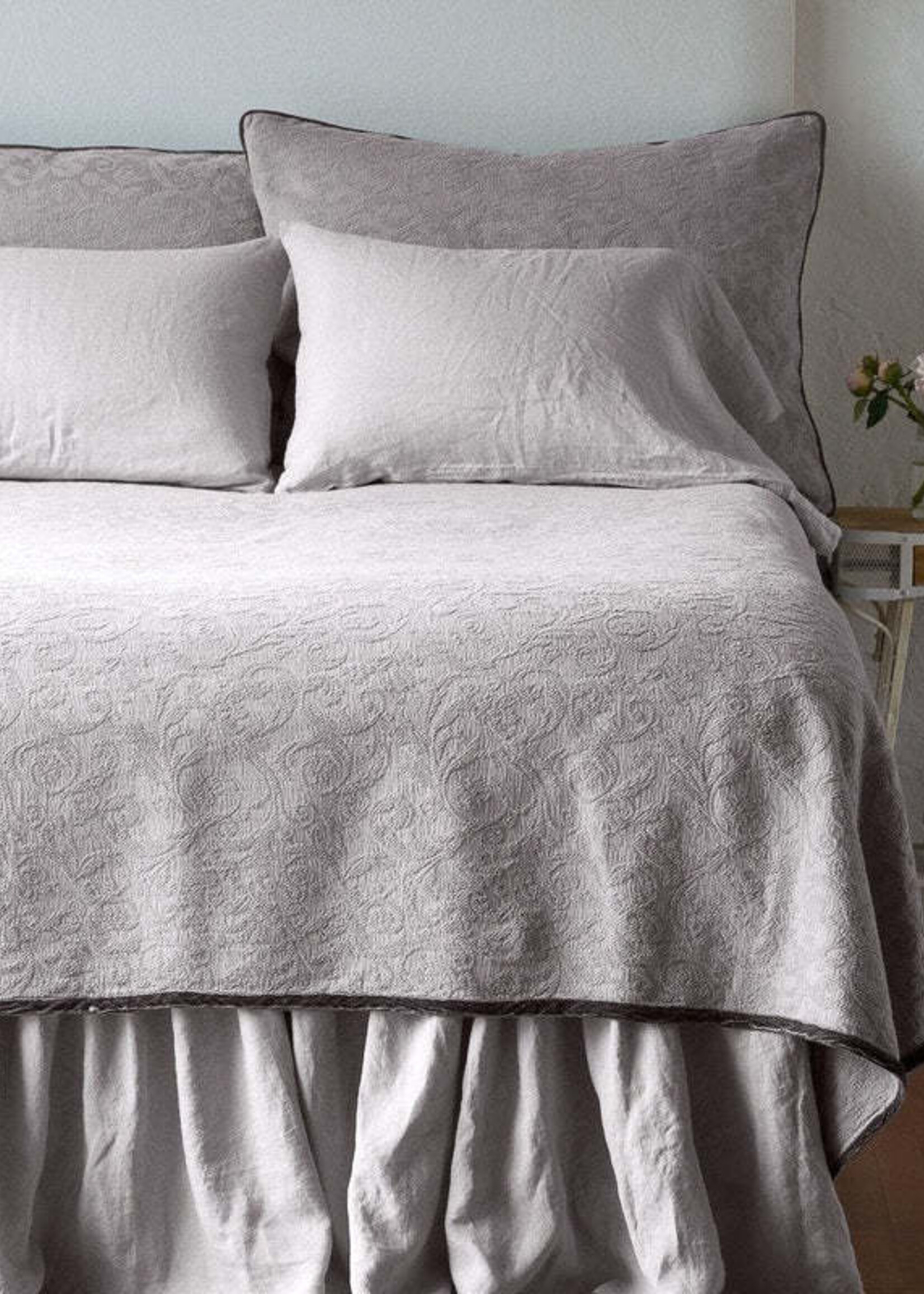 Bella Notte Bella Notte Adele King Coverlet Fog