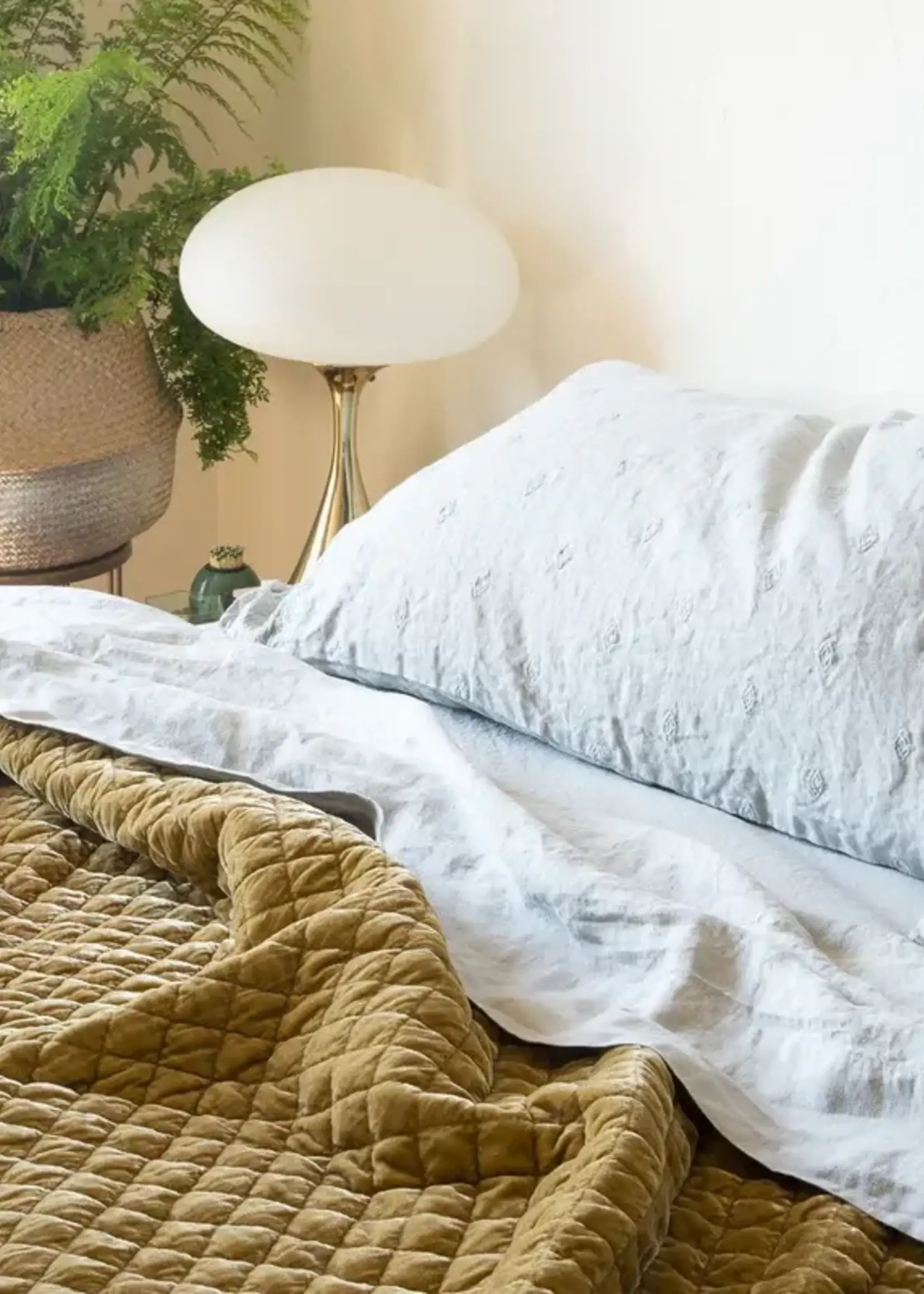 Bella Notte Bella Notte Queen Silk Velvet Quilted Coverlet Honeycomb