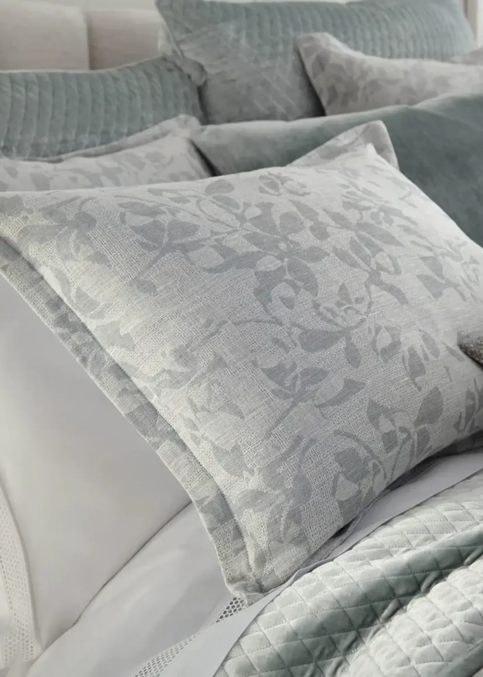 Lili Alessandra L2119LSG AIRY EURO PILLOW SEAGLASS 26X26