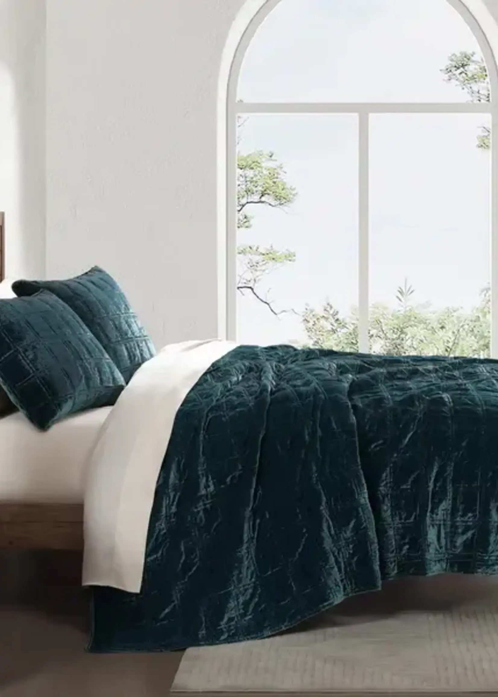 Hi End Accents Stella Faux Silk Velvet Double Box Stitch Quilt Set, King, Storm Blue, 3PC FB6600-KG-SU