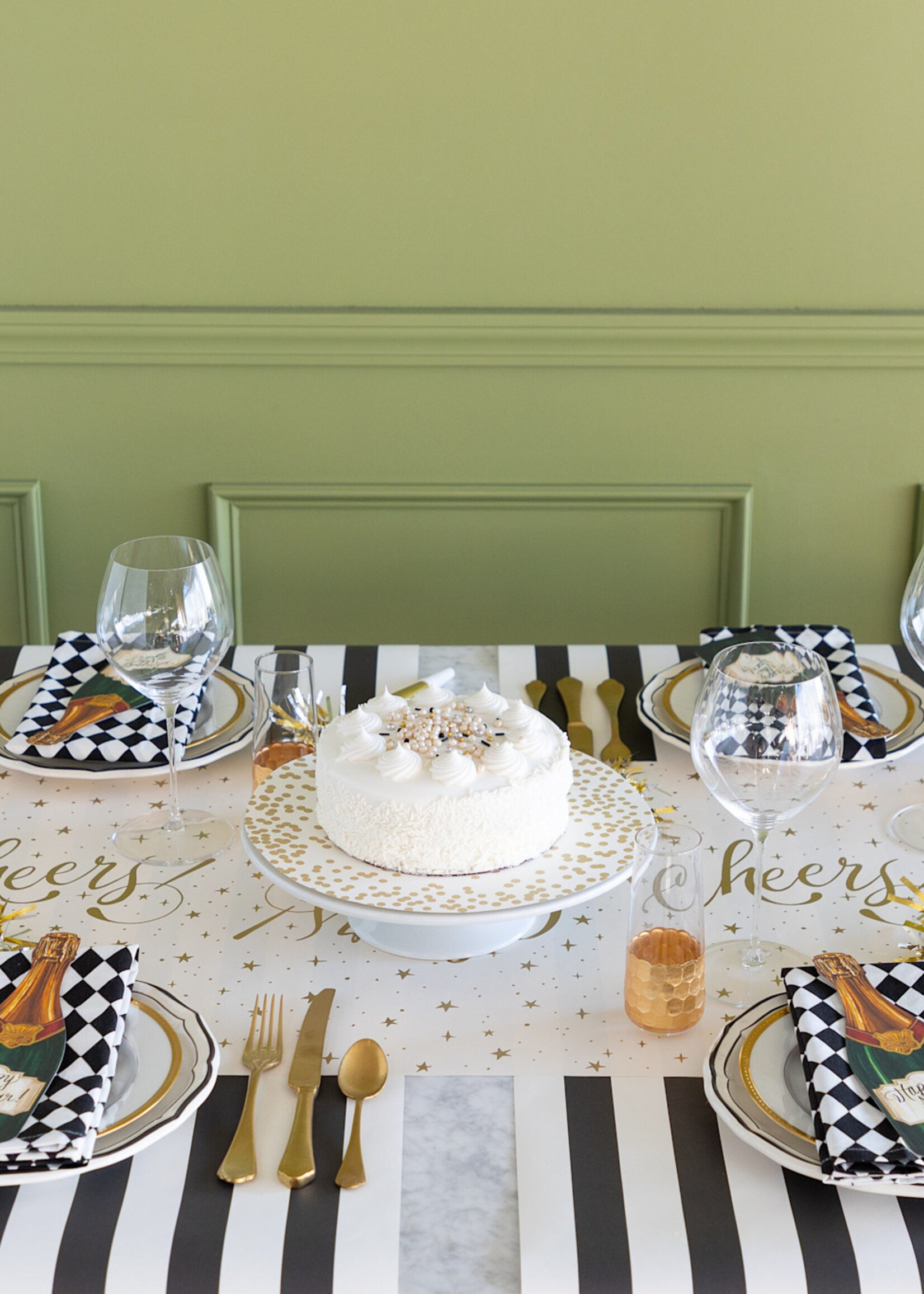 Hester & Cook Hester & Cook  - Cheers Runner - 20" x 25' - KP8056