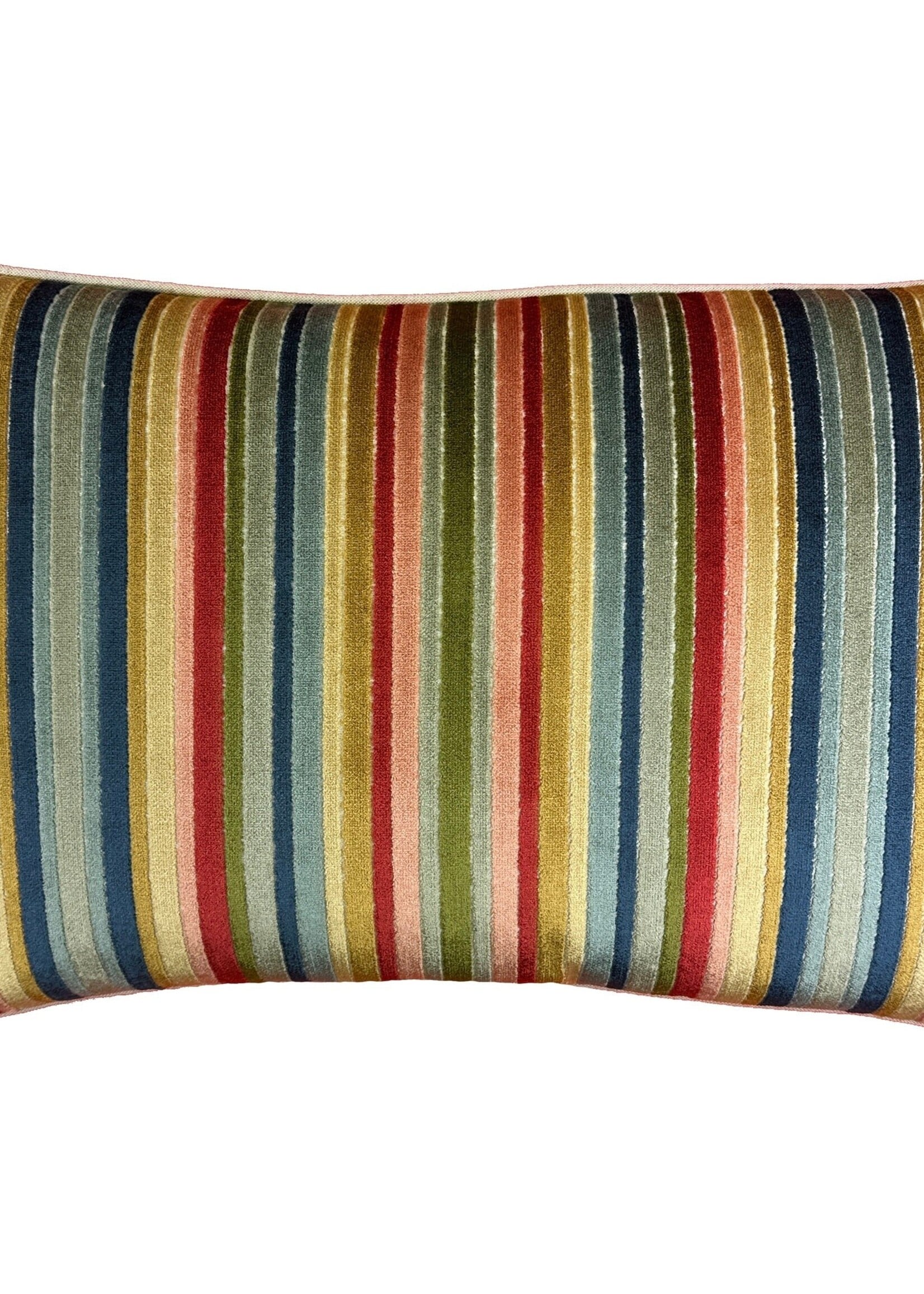 Signature Pillows R14185 BOULEVARD BERRY 16X24