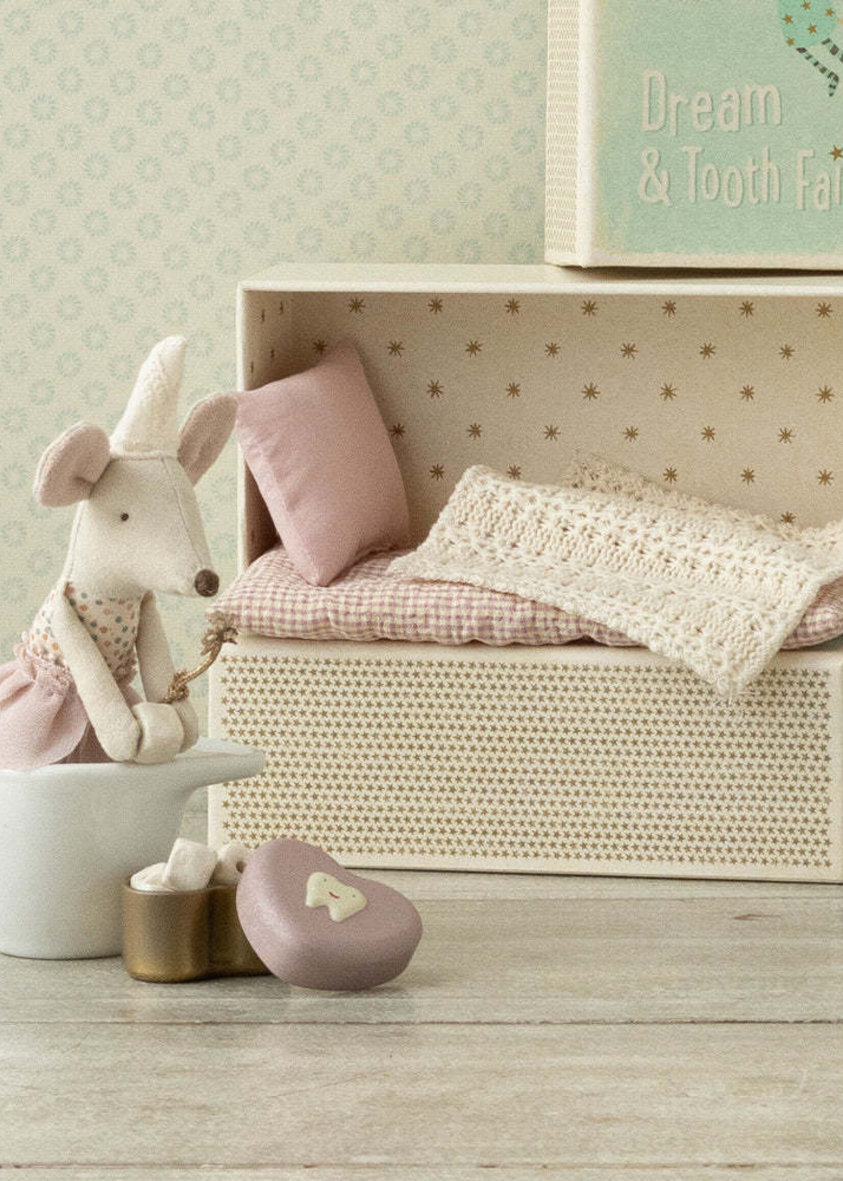 Maileg Tooth fairy mouse, Little sister in matchbox