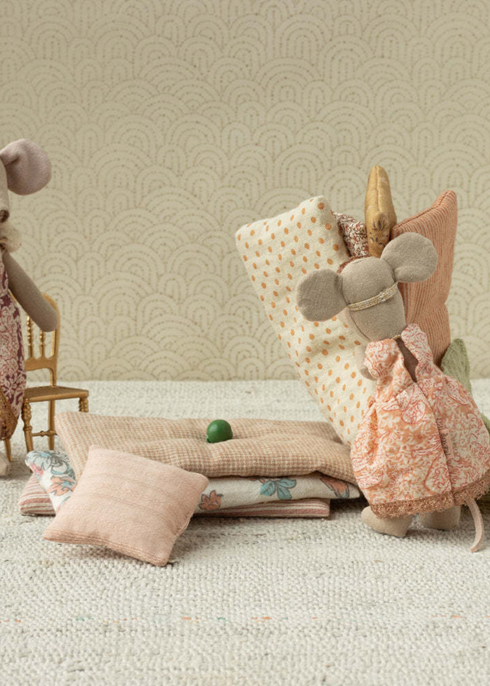 Maileg Princess and the pea, Big sister mouse