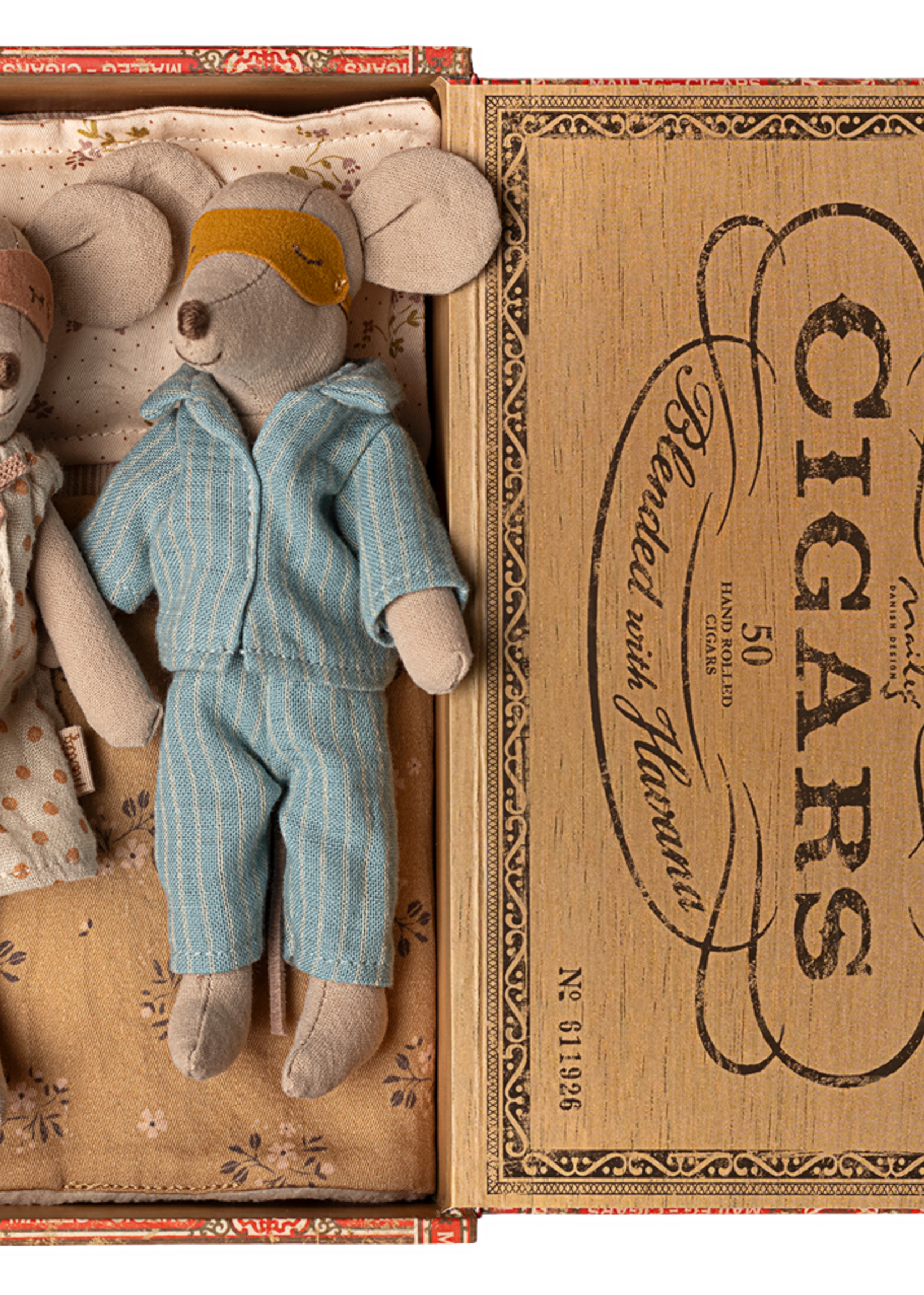 Maileg Mum & Dad mice in cigarbox