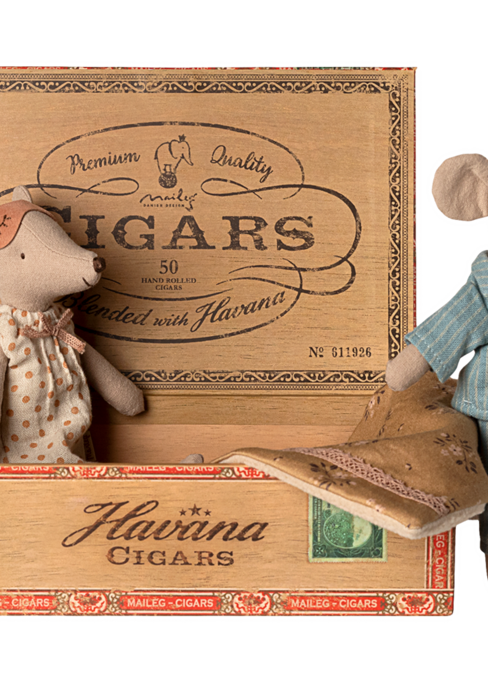 Maileg Mum & Dad mice in cigarbox