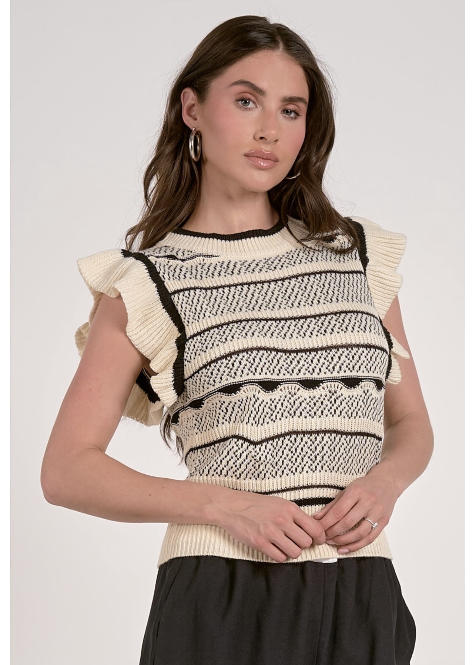BLACK AND WHITE DETAIL SWEATER