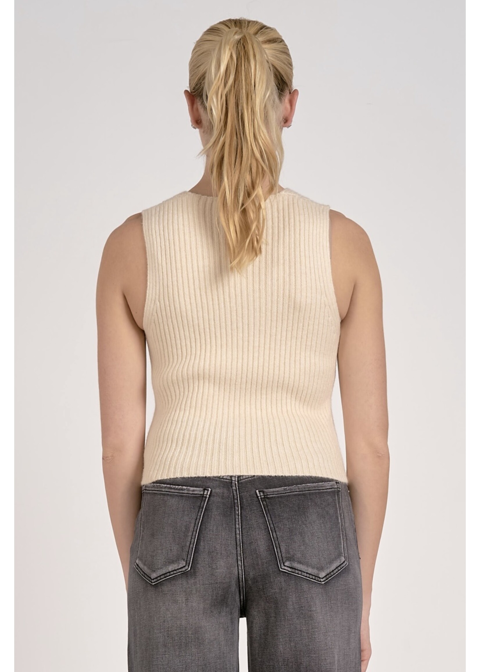 BUTTON DOWN VEST
