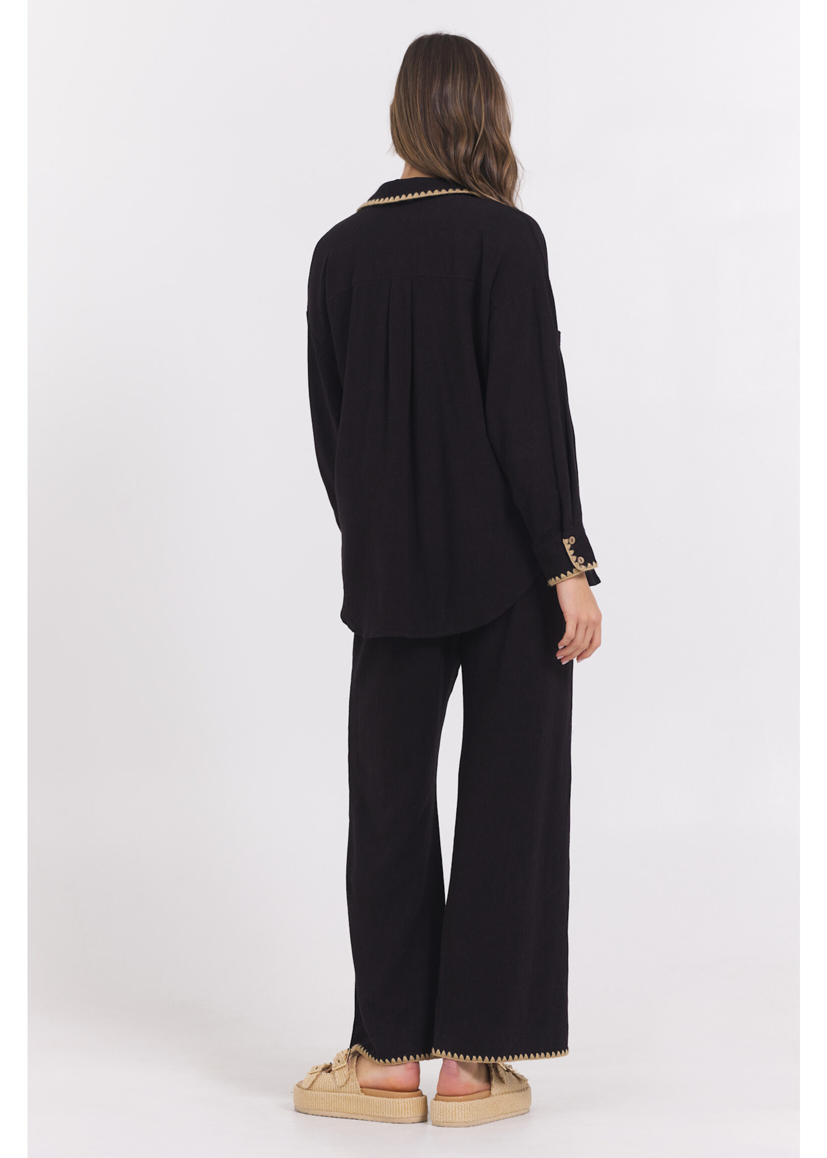 BLACK BUTTON UP WITH TAN WHIPSTITCH