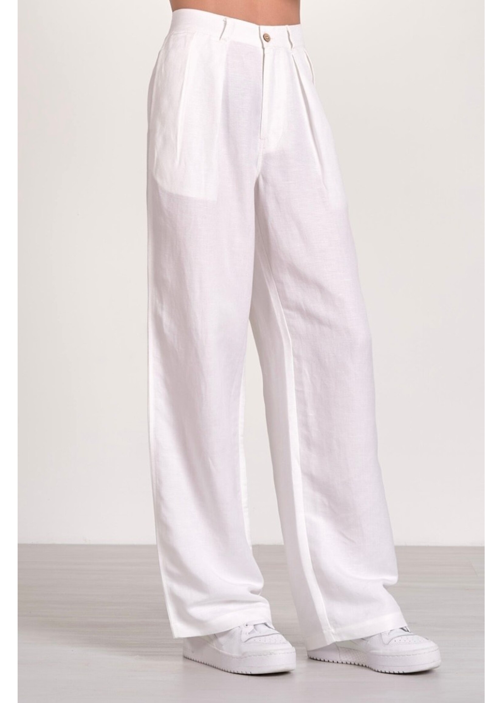 PLEATED FRONT WHITE PANTS