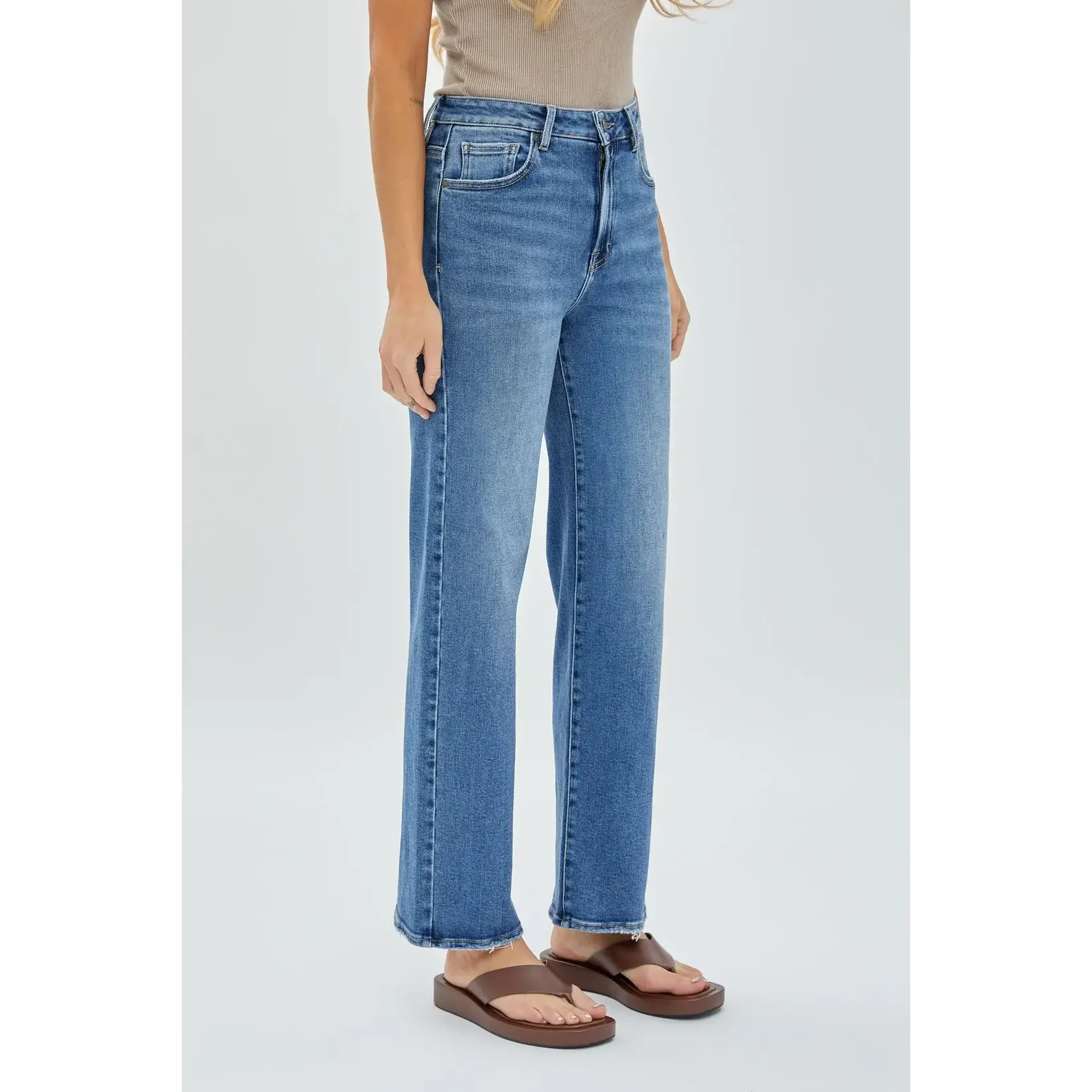 HIDDEN MEDIUM WASH CLEAN STRETCH STRAIGHT LEG