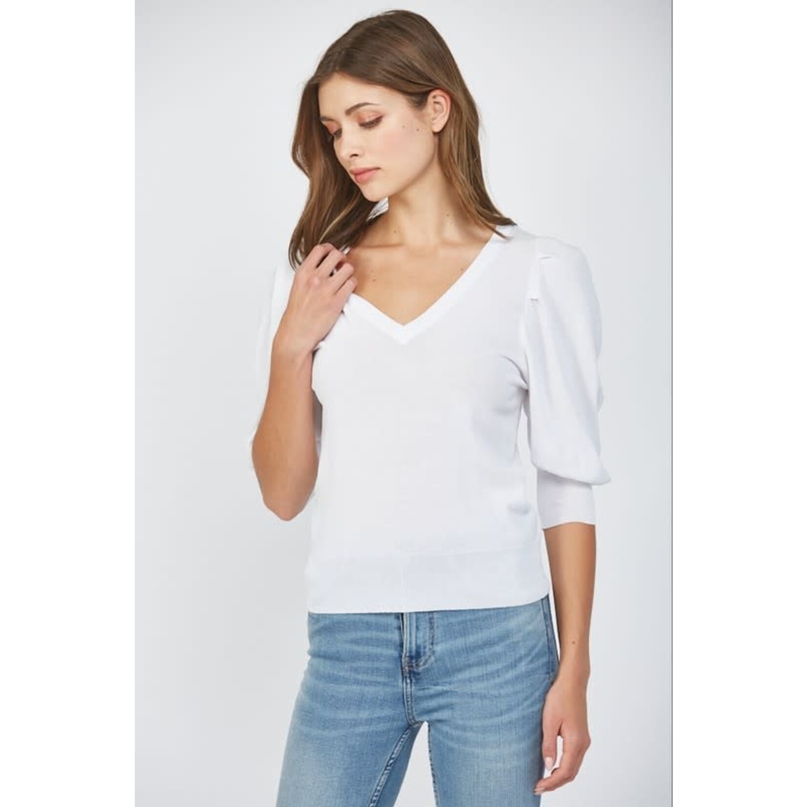 WHITE PUFF SLEEVE SWEATER