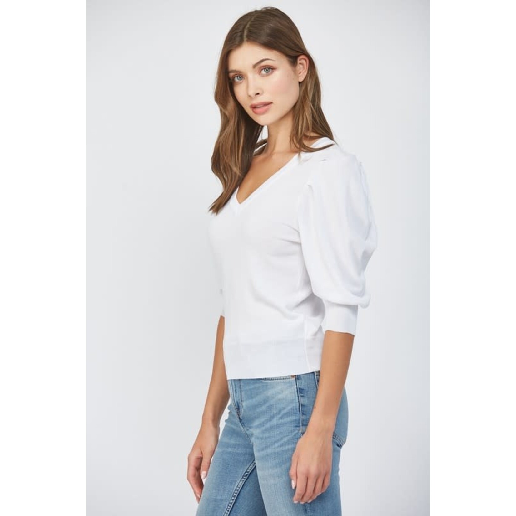 WHITE PUFF SLEEVE SWEATER