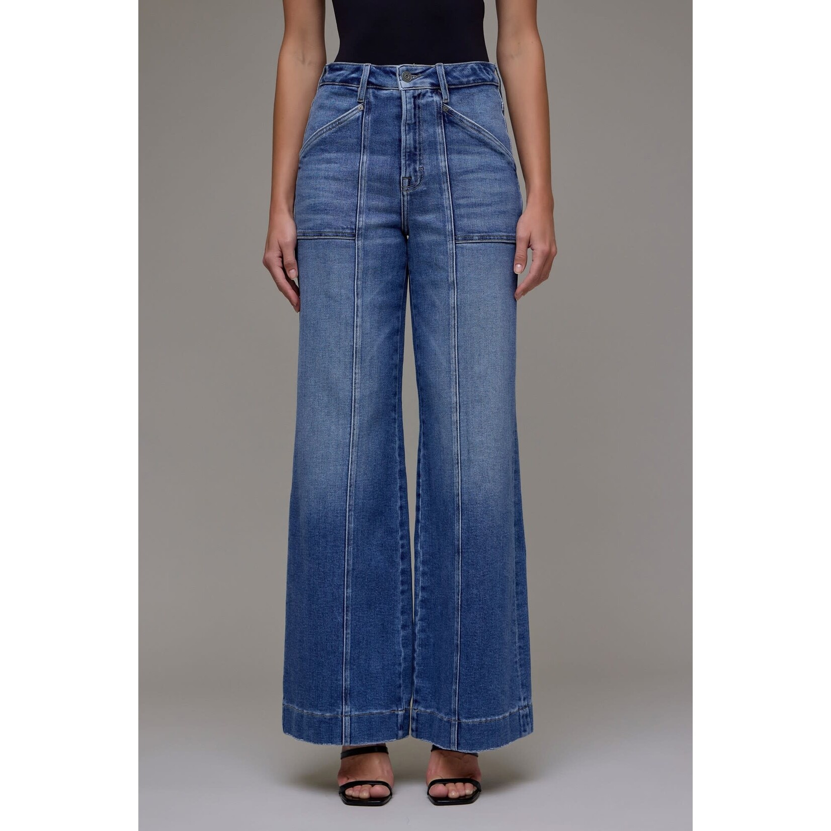 HIDDEN MEDIUM WASH FRONT SEAM FLARE