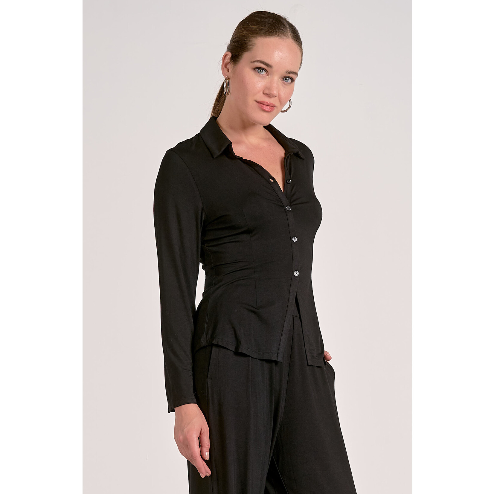 BLACK BUTTON-UP BLOUSE