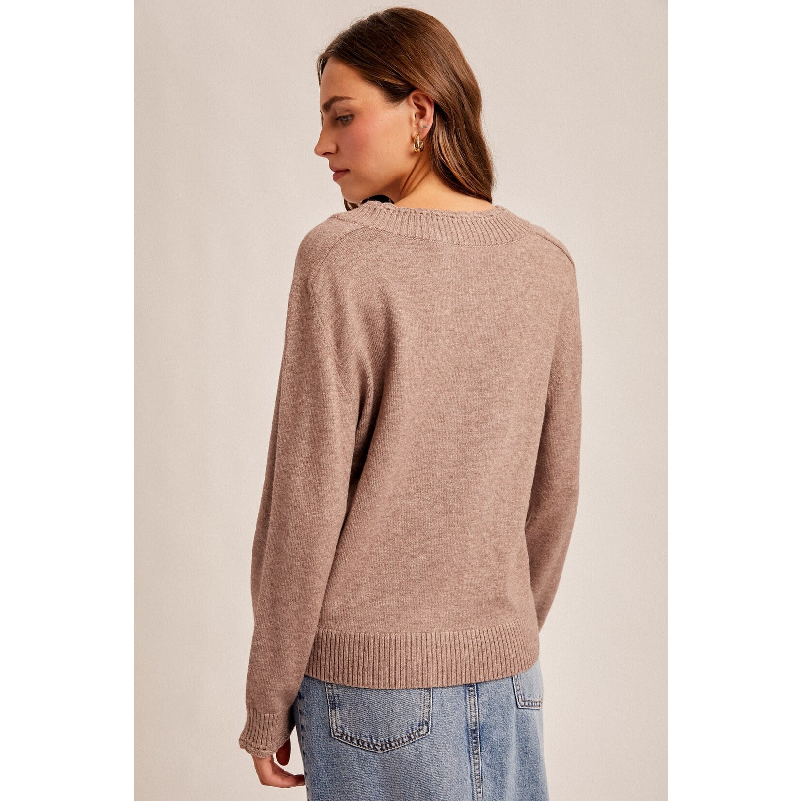 MOCHA SCALLOP EDGE SWEATER