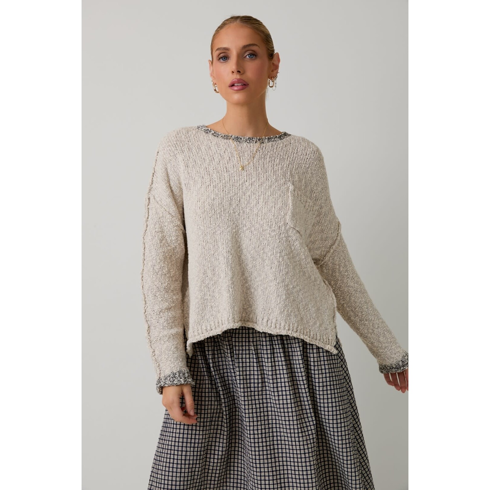 ROUND NECK LONG SLEEVE SWEATER