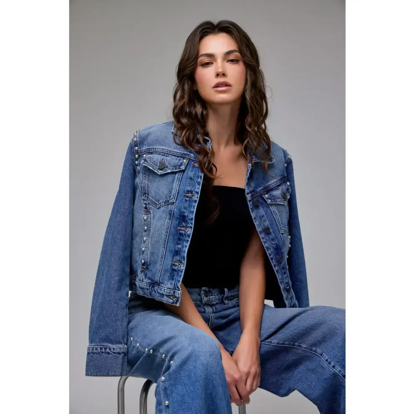 HIDDEN FITTED TRUCKER JACKET