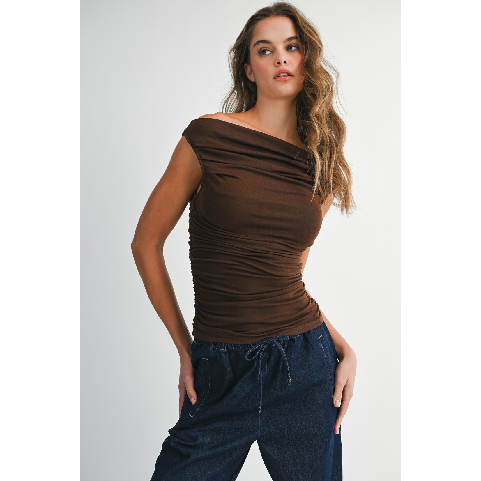 OFF SHOULDER RUCHED KNIT TOP