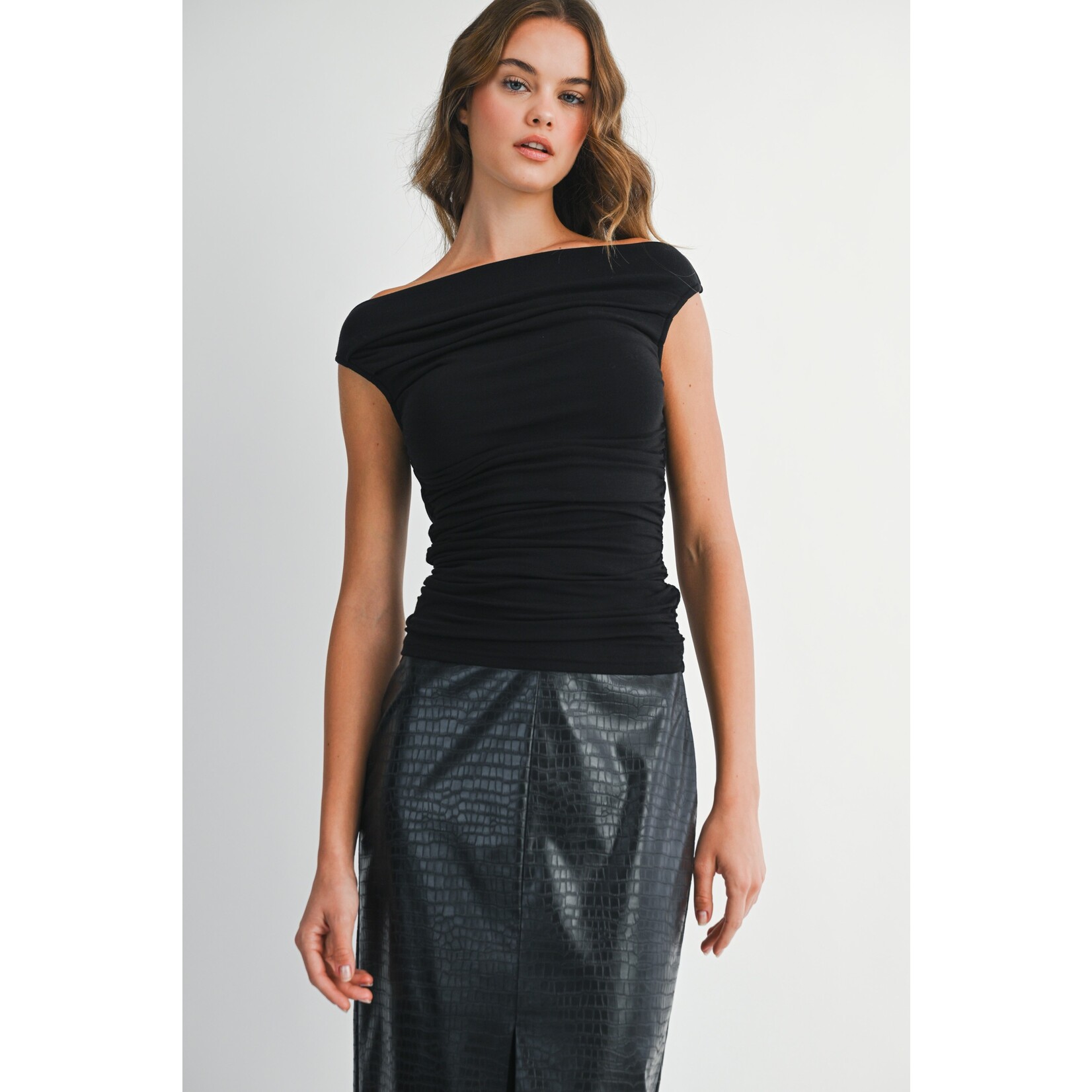 OFF SHOULDER RUCHED KNIT TOP