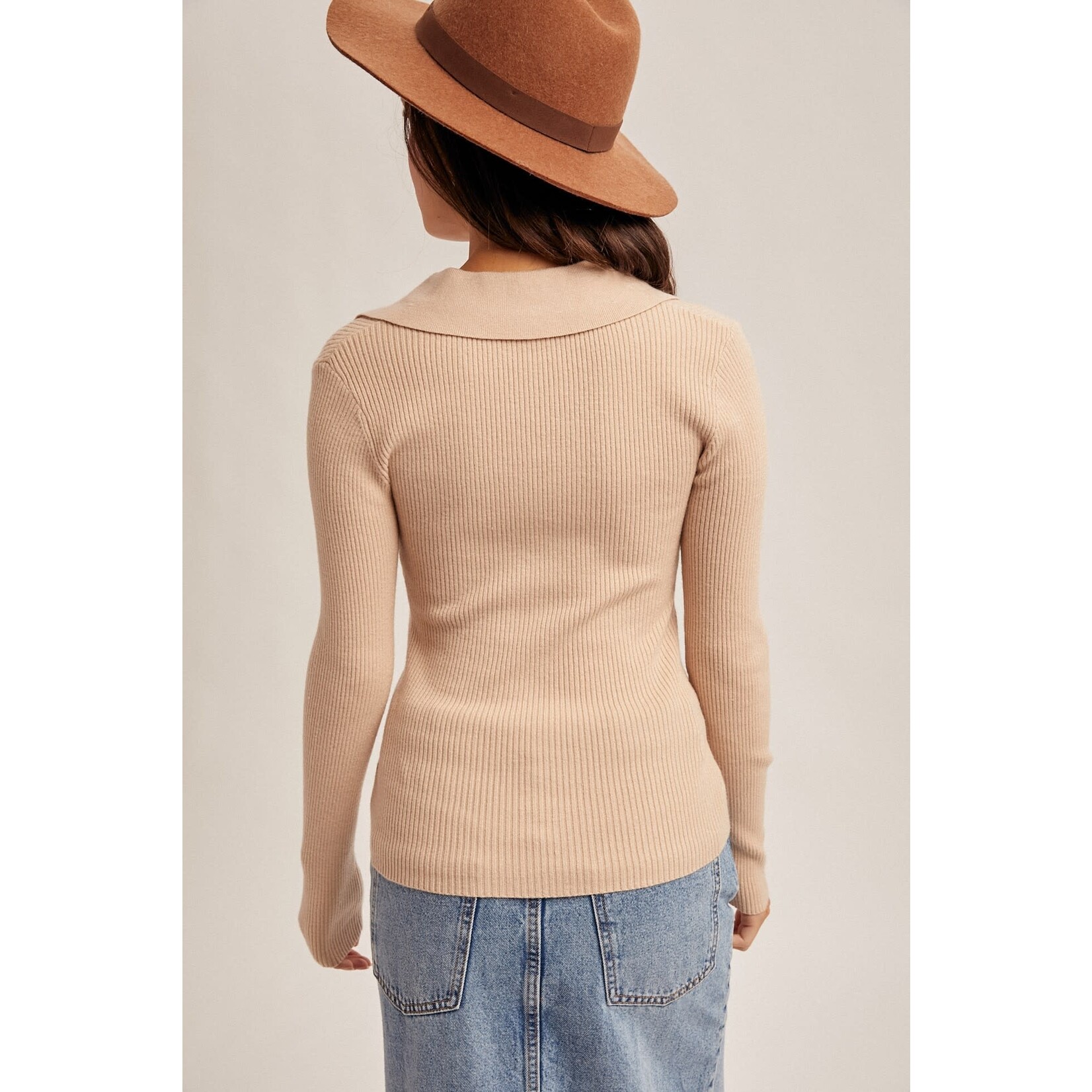 FRONT TWIST SWEATER TOP