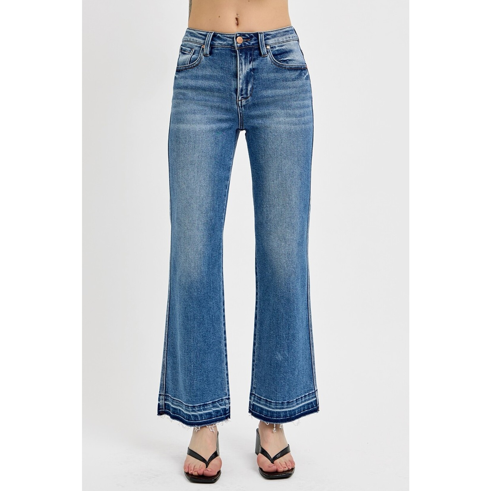 MEDIUM WASH HIGH RISE ANKLE STRAIGHT