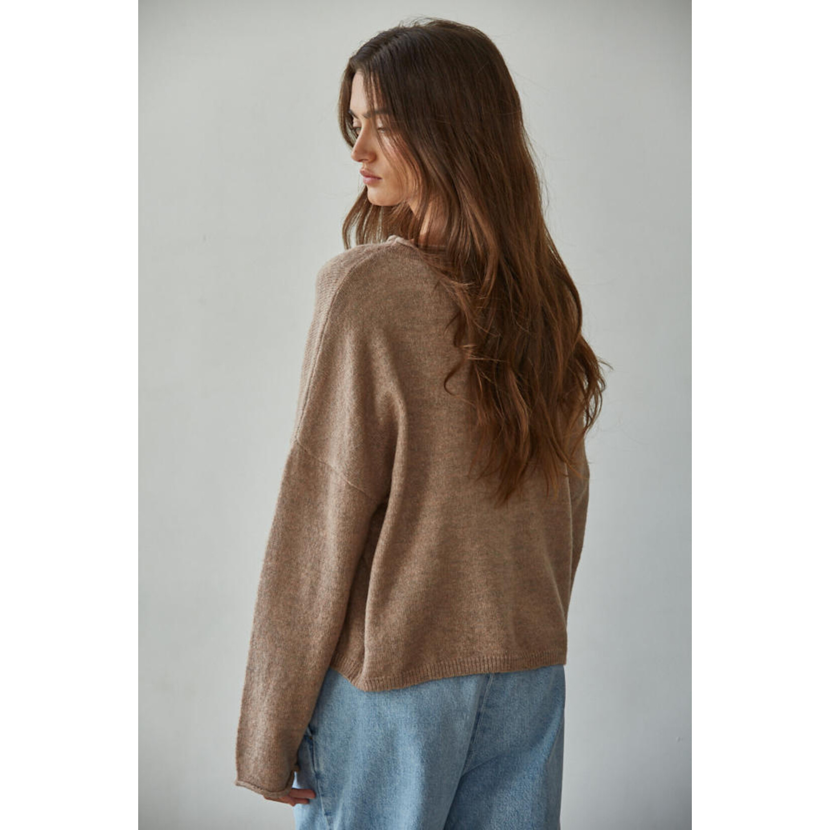 MOCHA LONG SLEEVE SWEATER