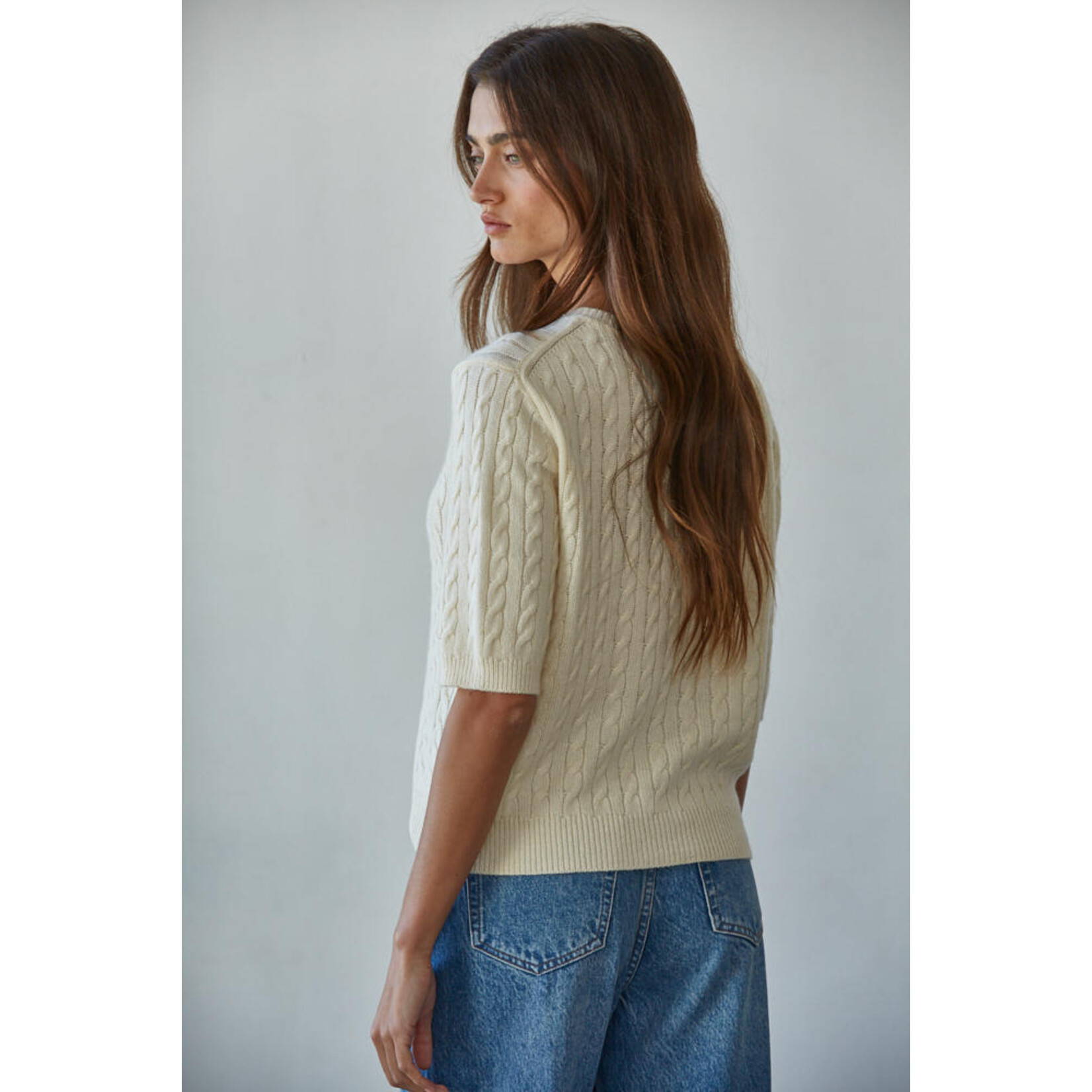 CREAM SHORT SLEEVE CARDIGAN