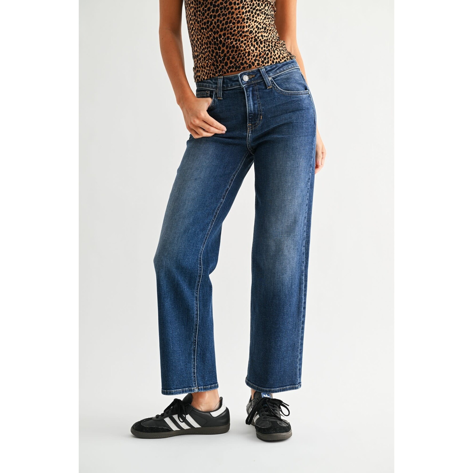 MID RISE WIDE LEG DARK WASH JEAN