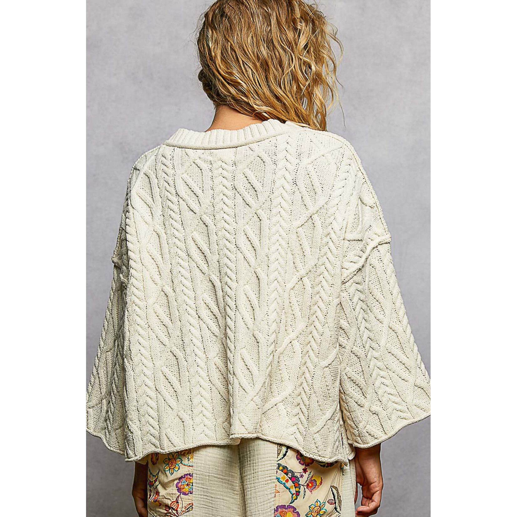 CREAM 3/4 SLEEVE SWEATER