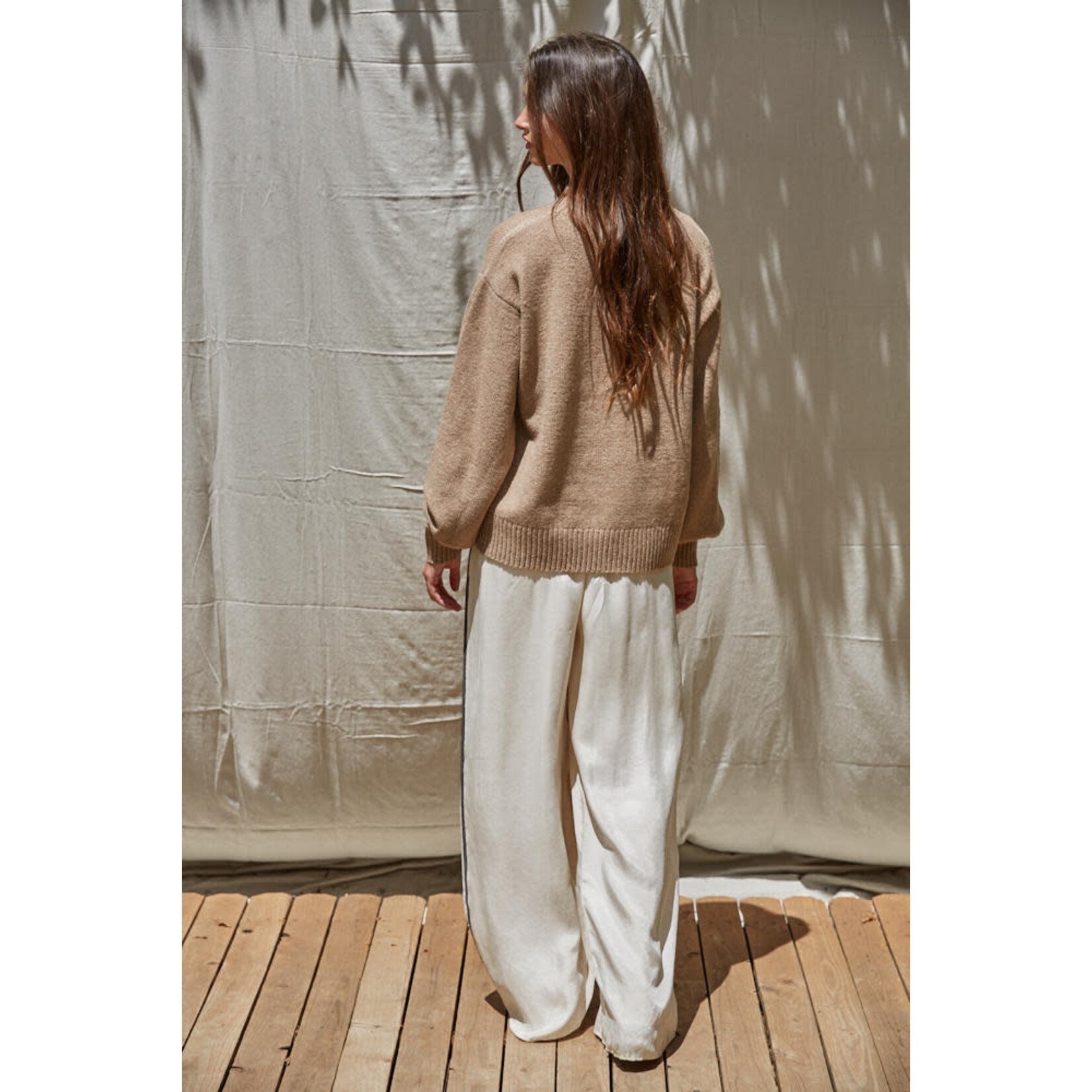 MOCHA PULLOVER SWEATER