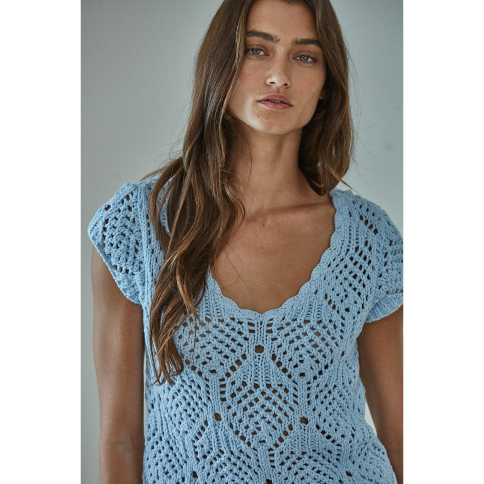 AVAILABLE IN NATURAL AND POWDER BLUE