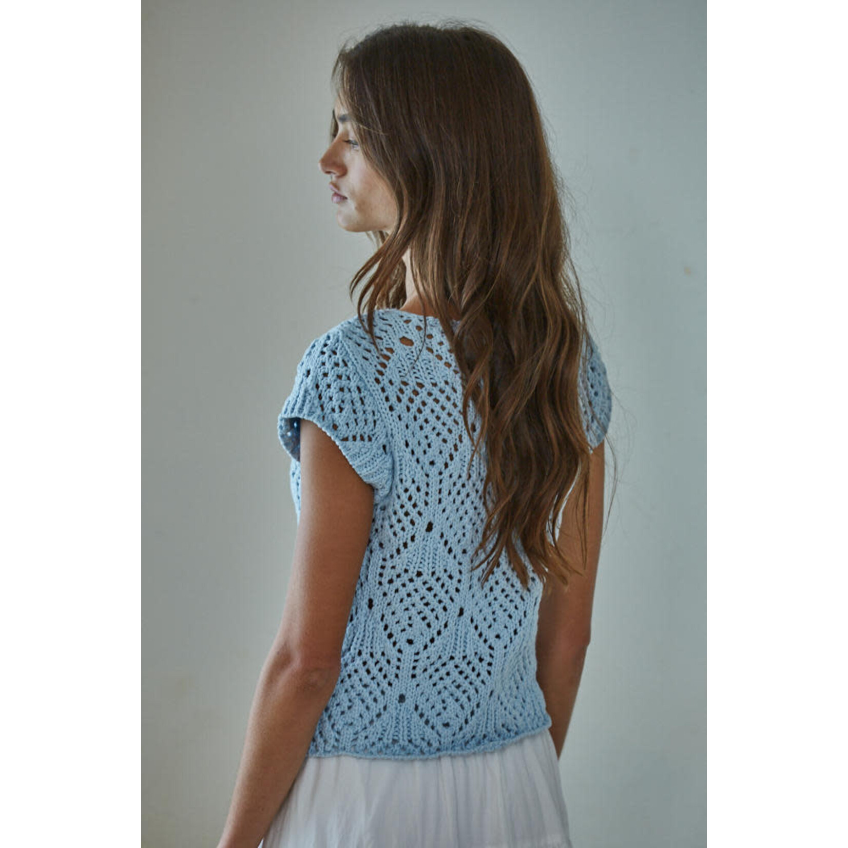 AVAILABLE IN NATURAL AND POWDER BLUE