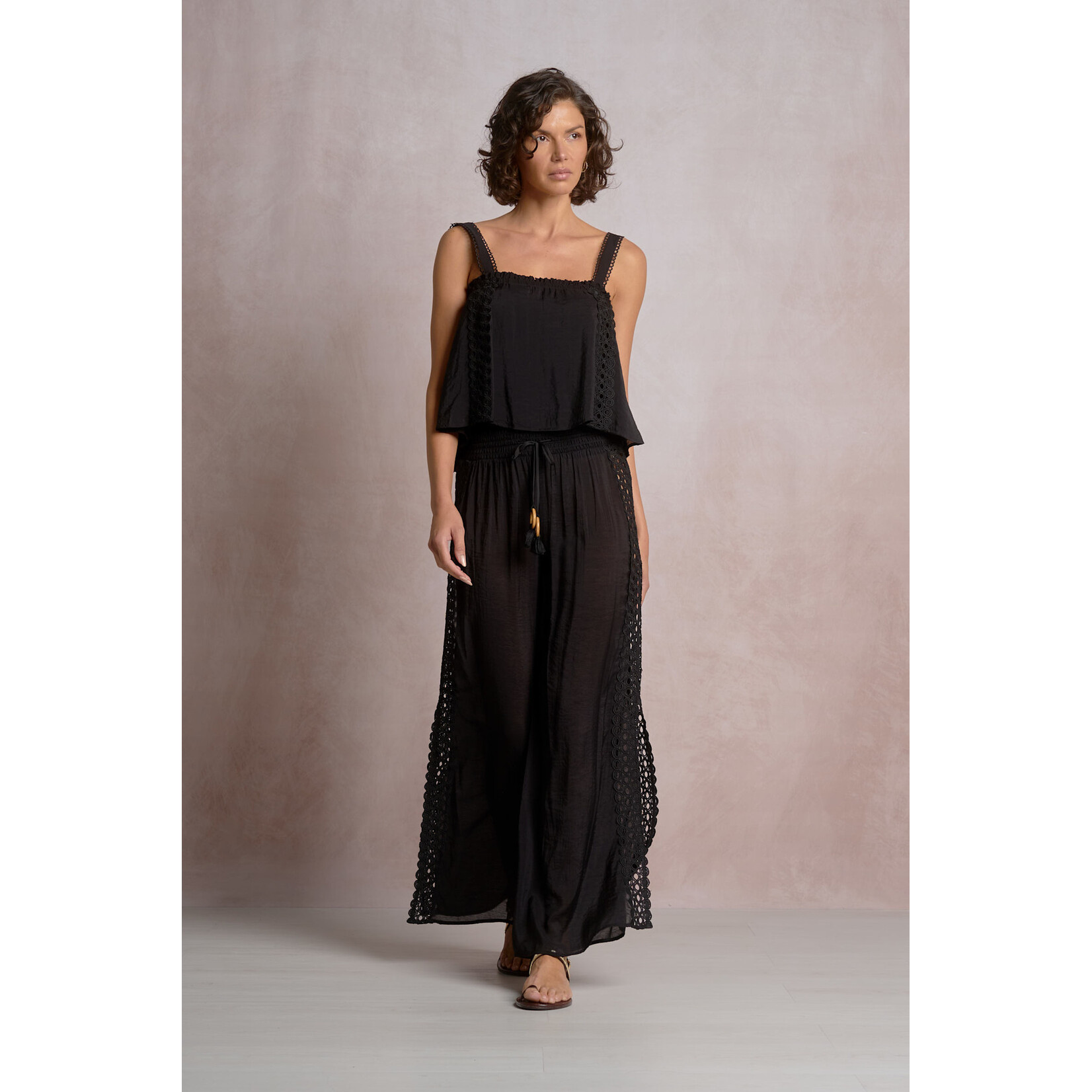 elan BLACK LACE TRIM TANK