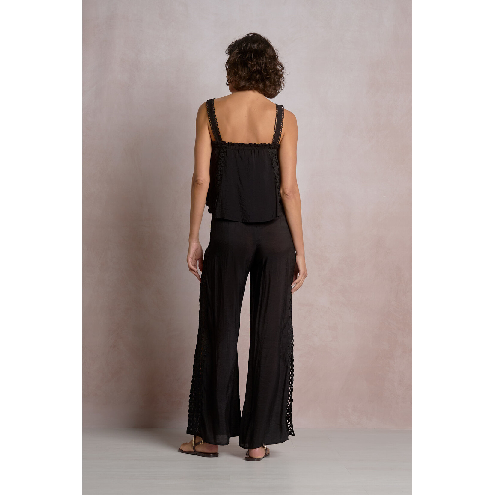 elan BLACK LACE TRIM TANK
