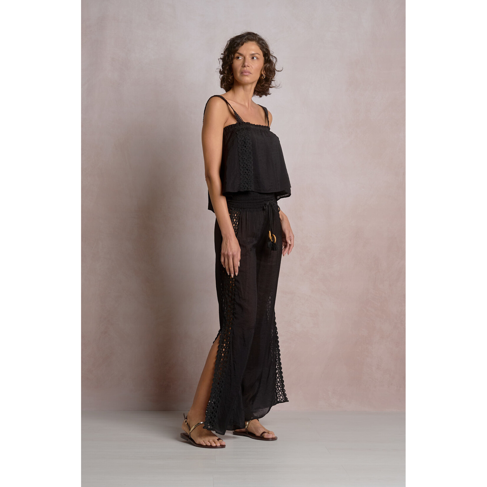 elan BLACK LACE TRIM TANK