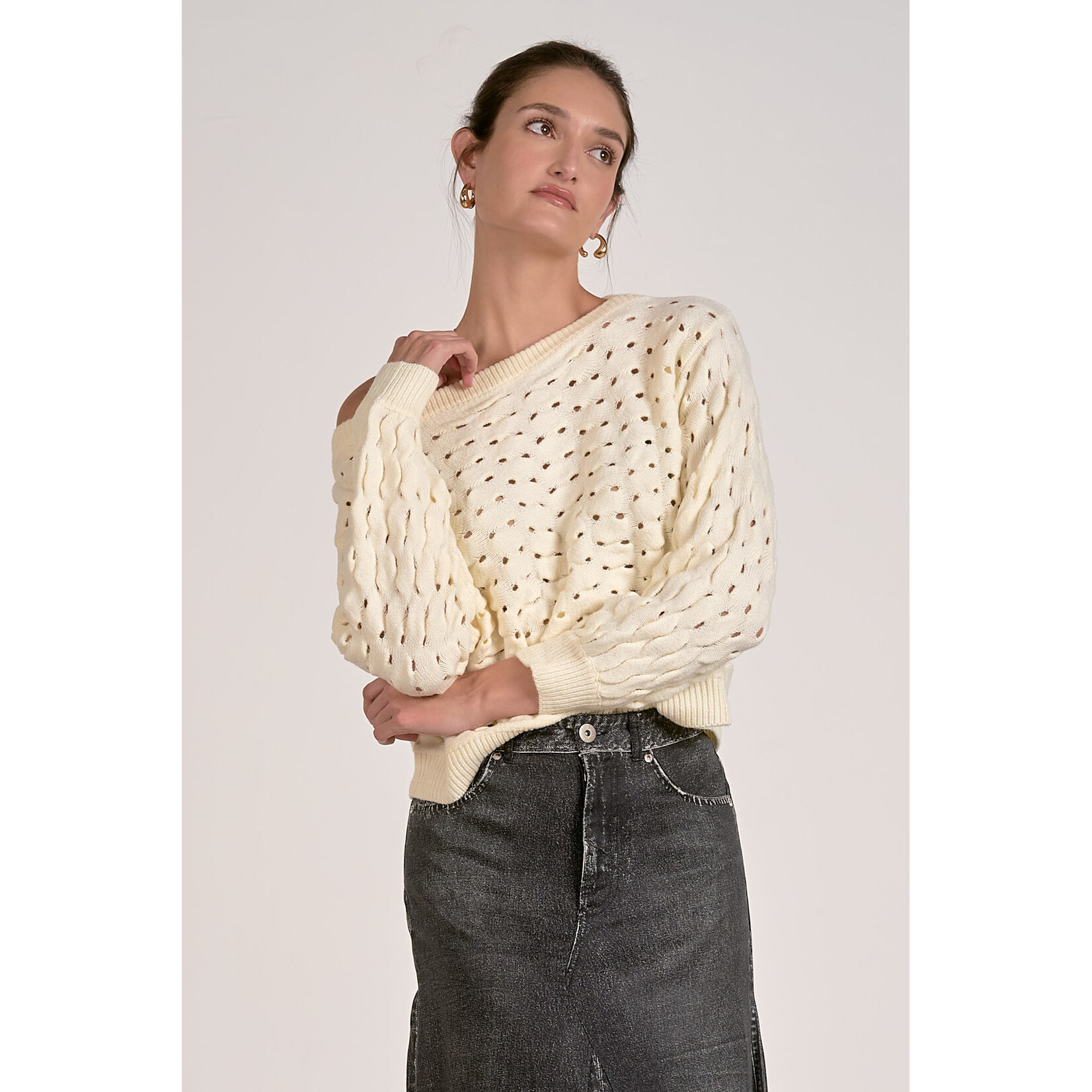 NATURAL OFF ONE SHOULDER SWEATER