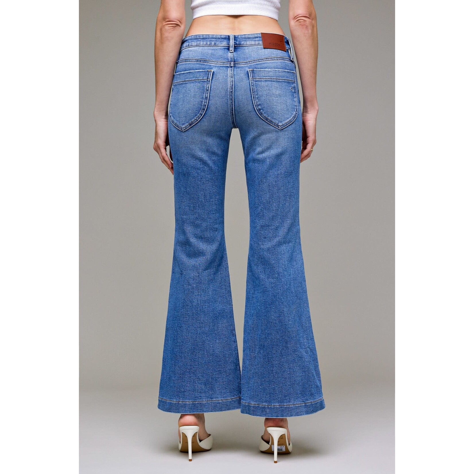 HIDDEN MEDIUM WASH FLARE JEANS