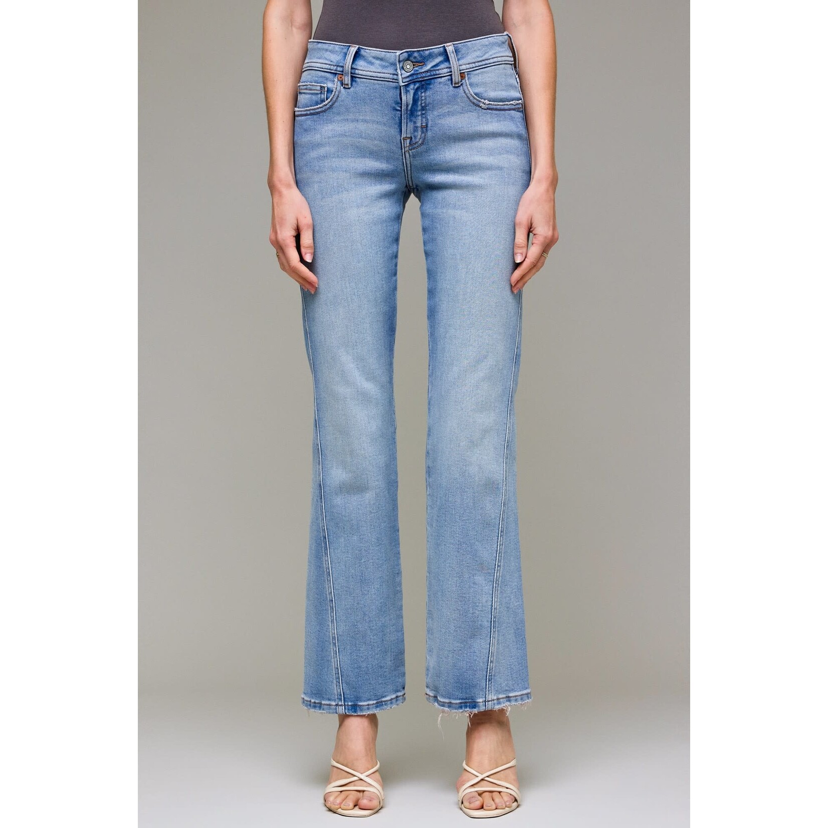 HIDDEN LIGHT WASH BOOTCUT JEANS