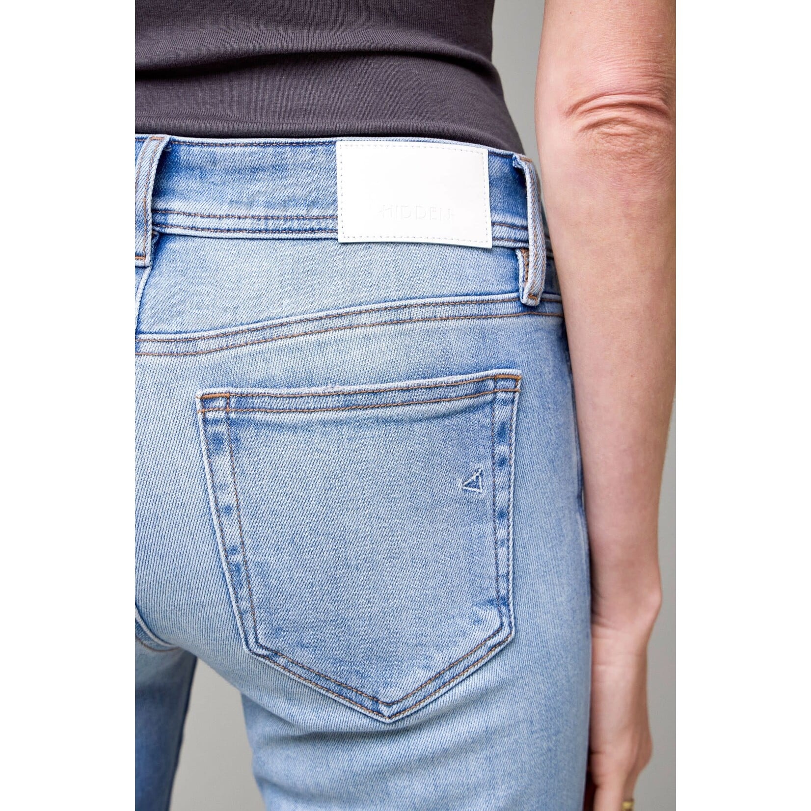 HIDDEN HIDDEN LIGHT WASH BOOTCUT JEANS
