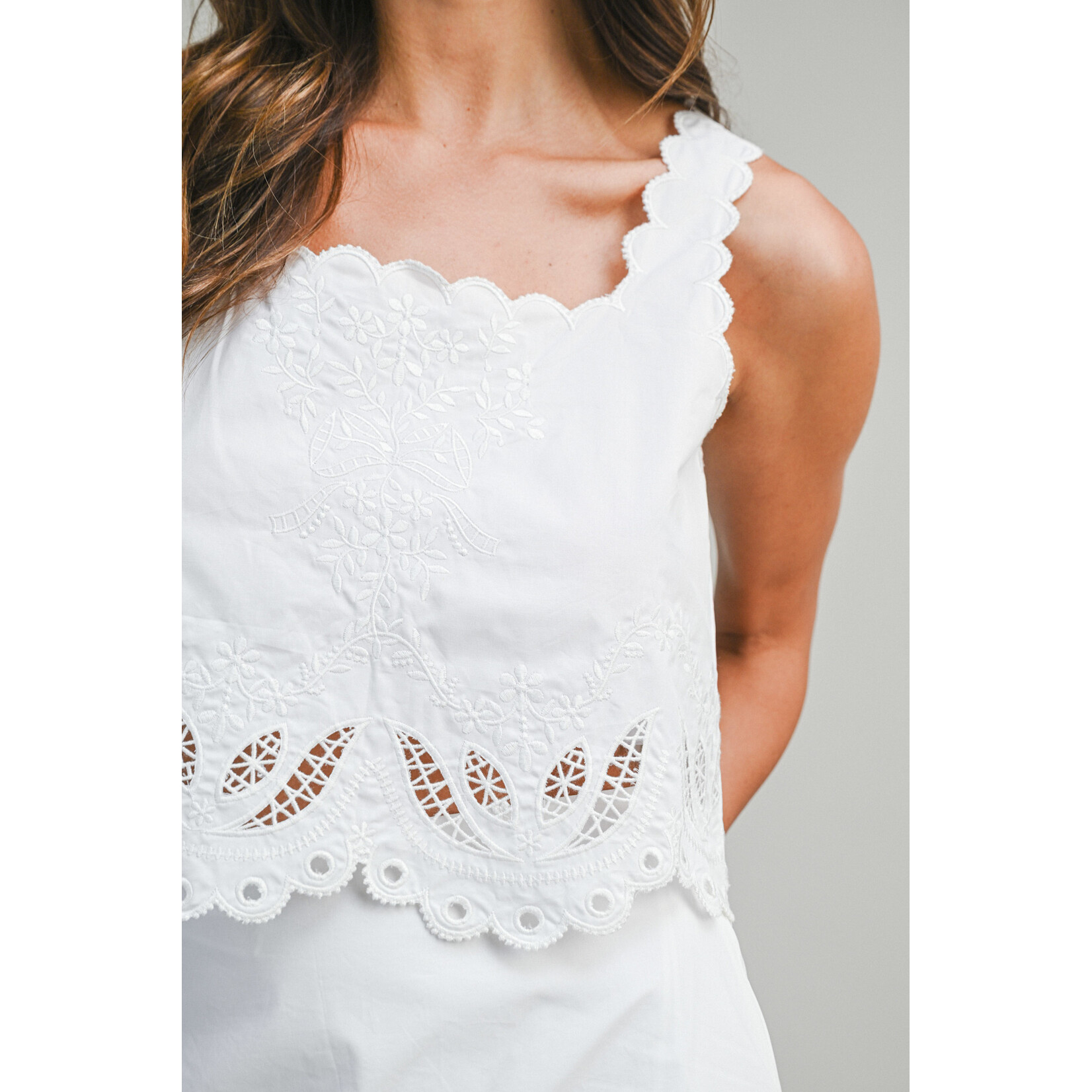 EMBROIDERED SLEEVELESS CROP TOP AND MINI SKIRT SET