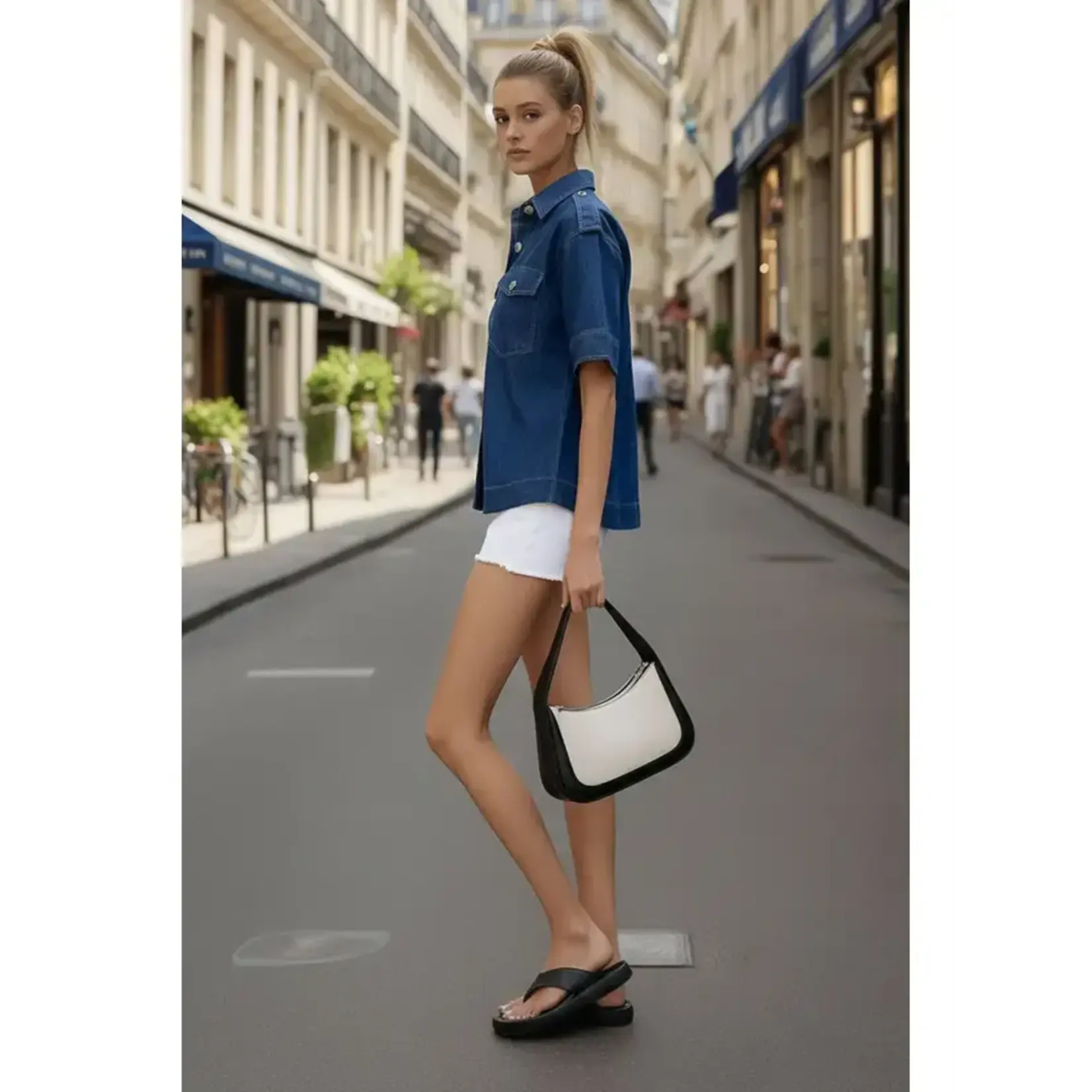 CLASSIC DENIM BUTTON-DOWN SHIRT