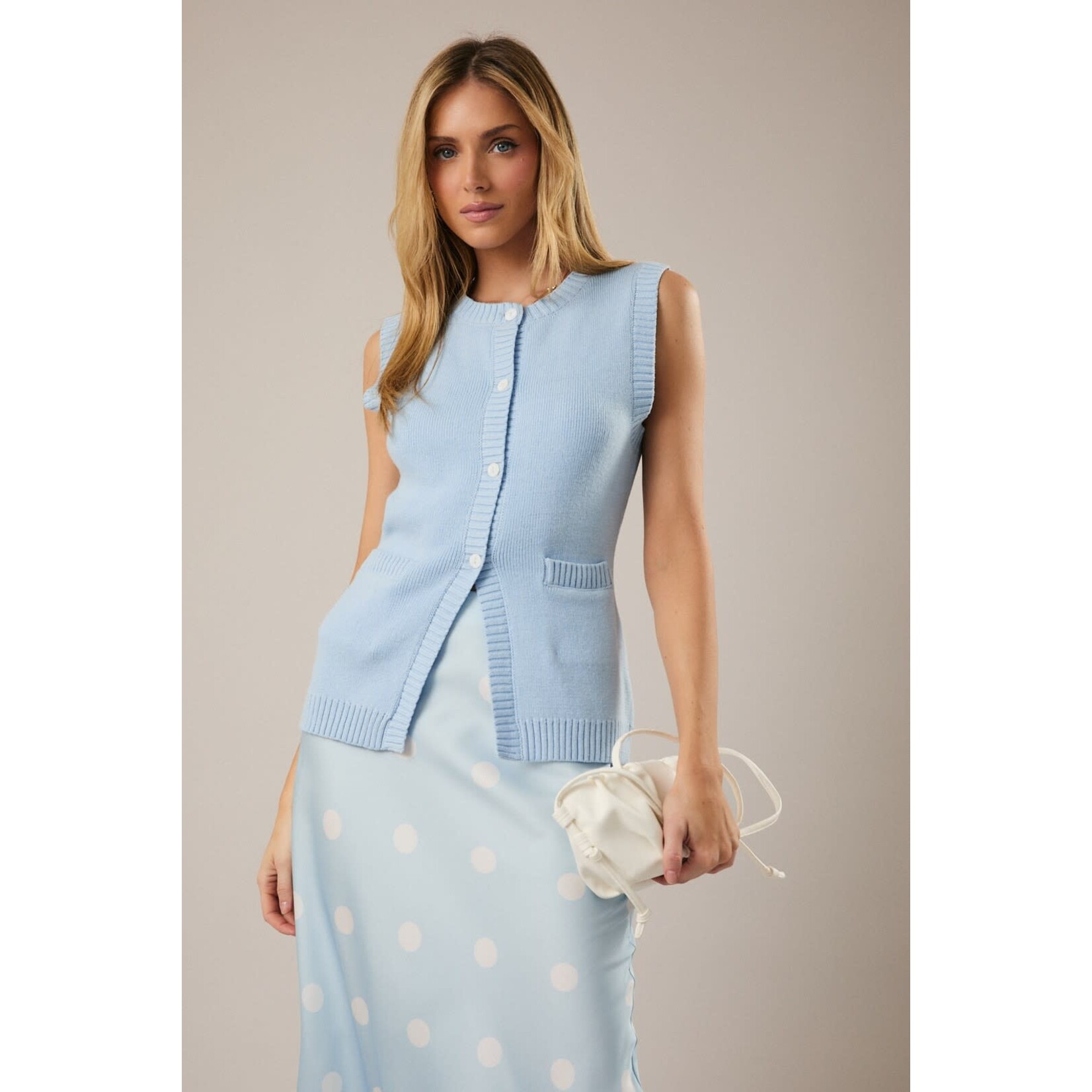 AVAILABLE IN BABY BLUE & BUTTER YELLOW