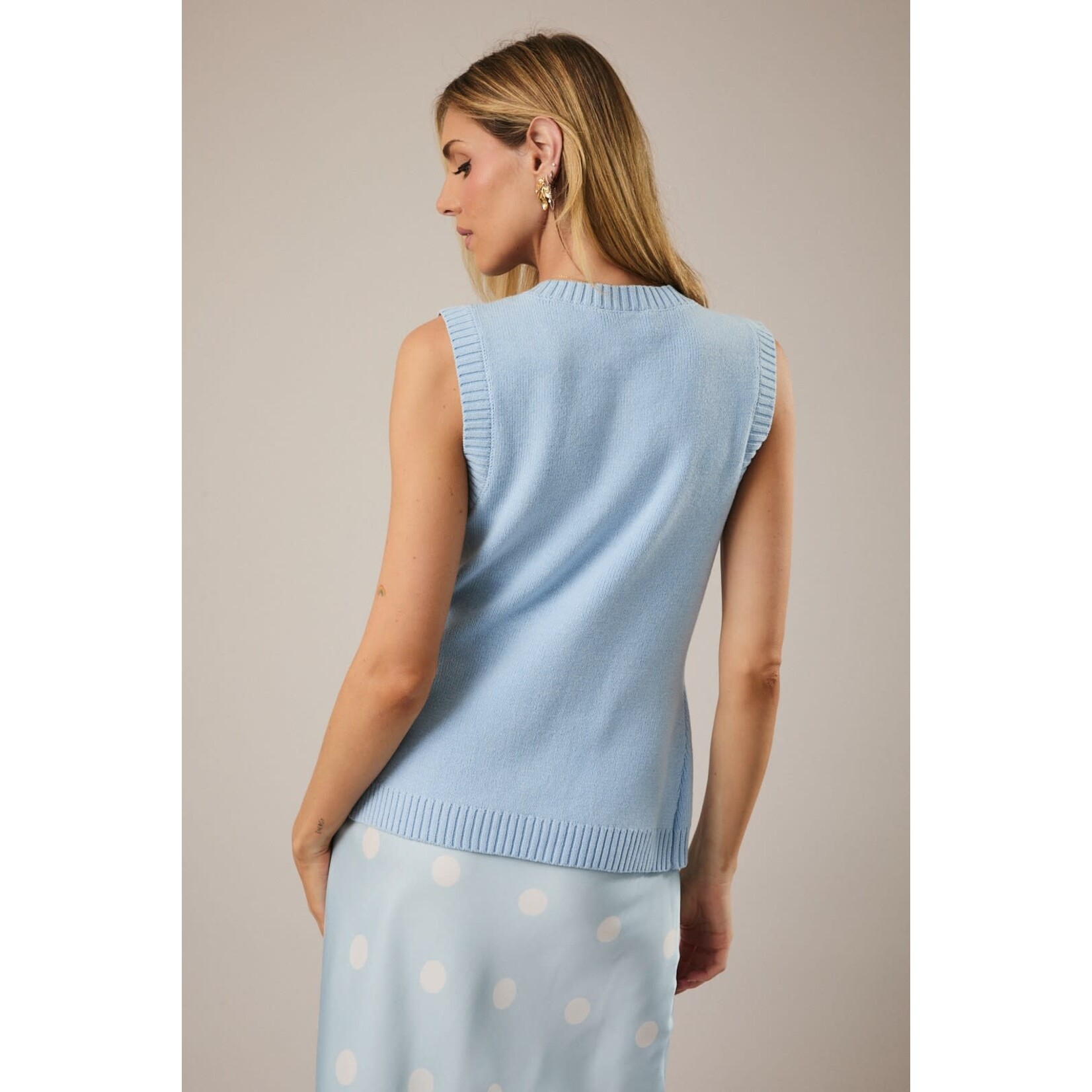 AVAILABLE IN BABY BLUE & BUTTER YELLOW